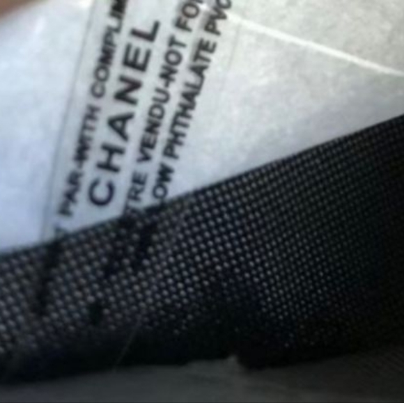 Chanel VIP Wallet - Picture 4 of 5